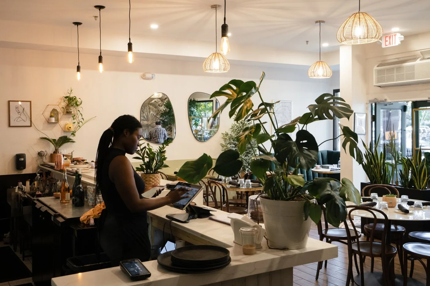 Cafe sauvage business photo